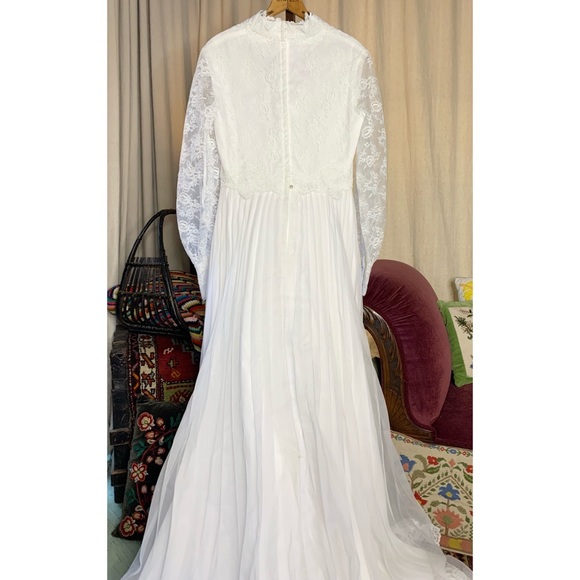 70s Wedding Gown - Picture 9 of 12